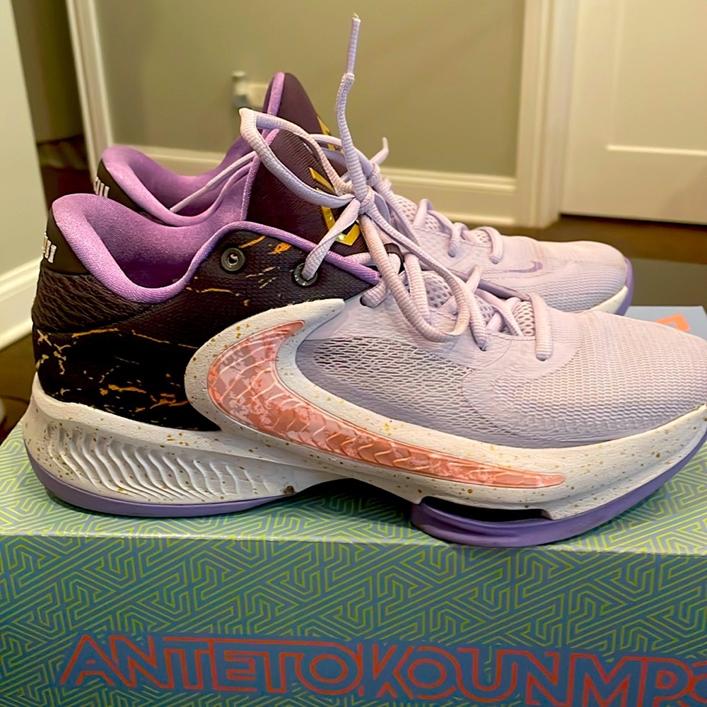 Zoom Freak  4 ASW